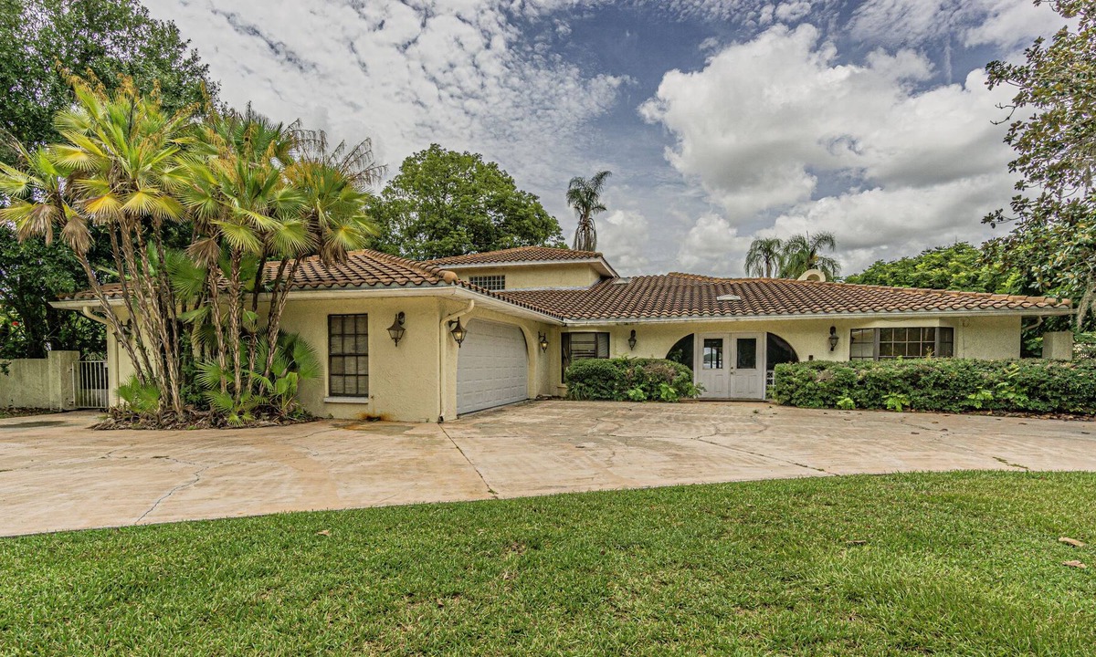 Lake Keystone House | Lake Keystone Executive home