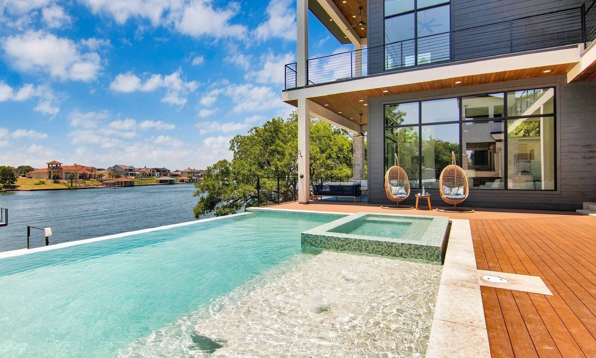 Kingsland House | Lake LBJ Luxury Retreat-Pool,Hot Tub,Dock,Slide
