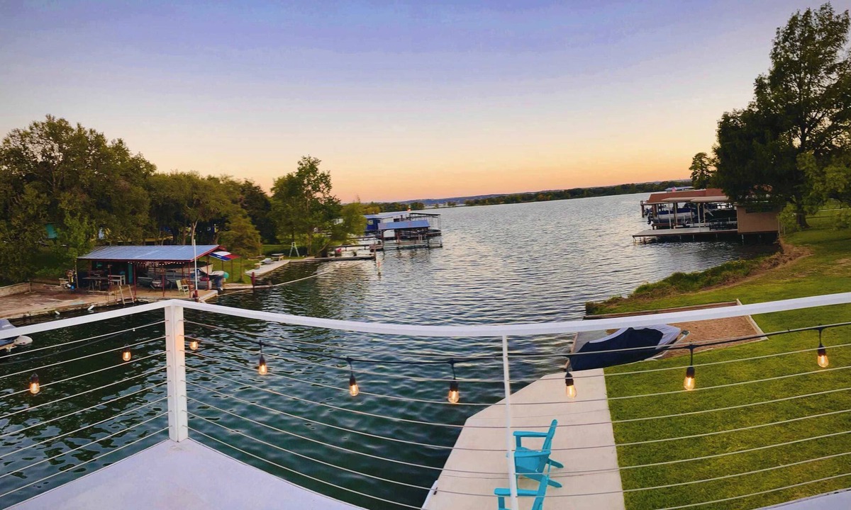 Granite Shoals House | Lake LBJ Waterfront | 5BR | Game Room | Sleeps 16!