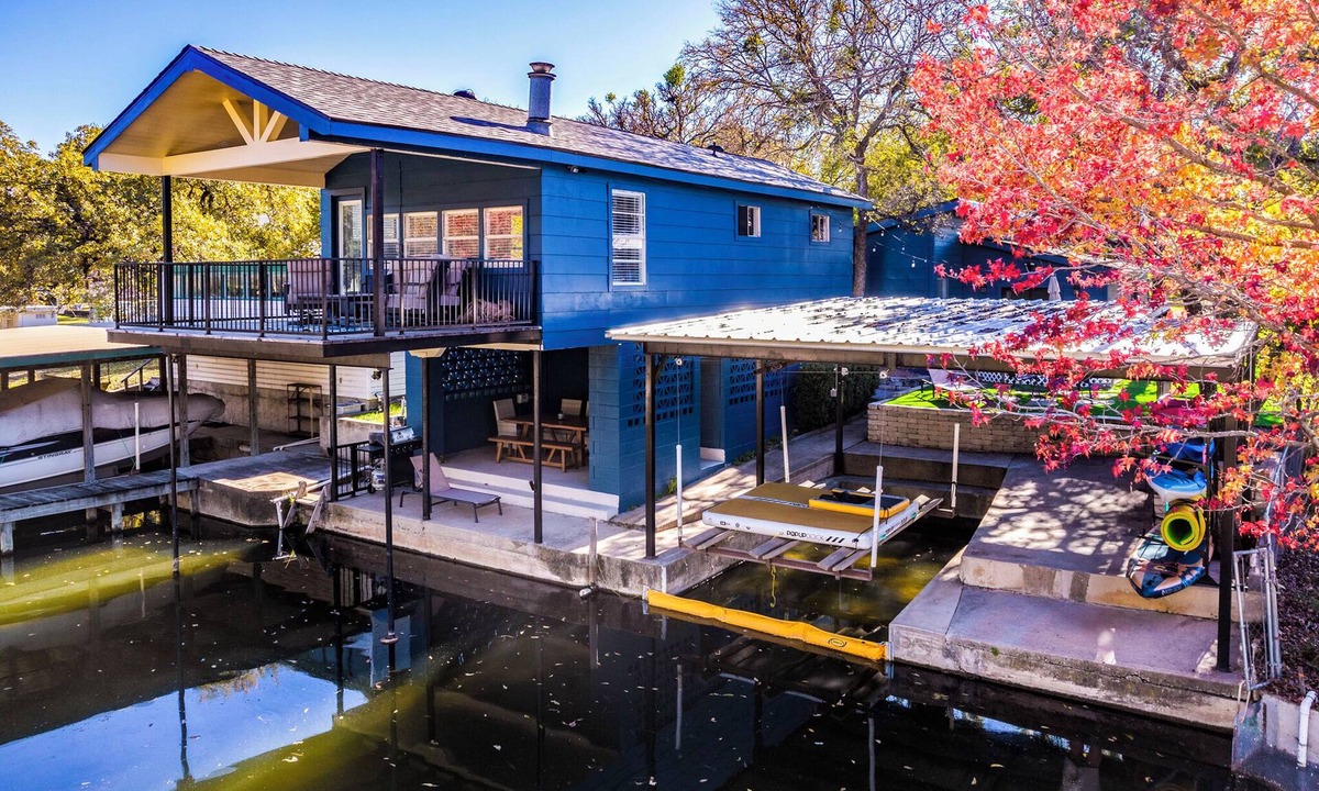 Granite Shoals House | Lake LBJ Waterfront Getaway Newly Remodeled Boat Slip Kayaks & Paddleboards