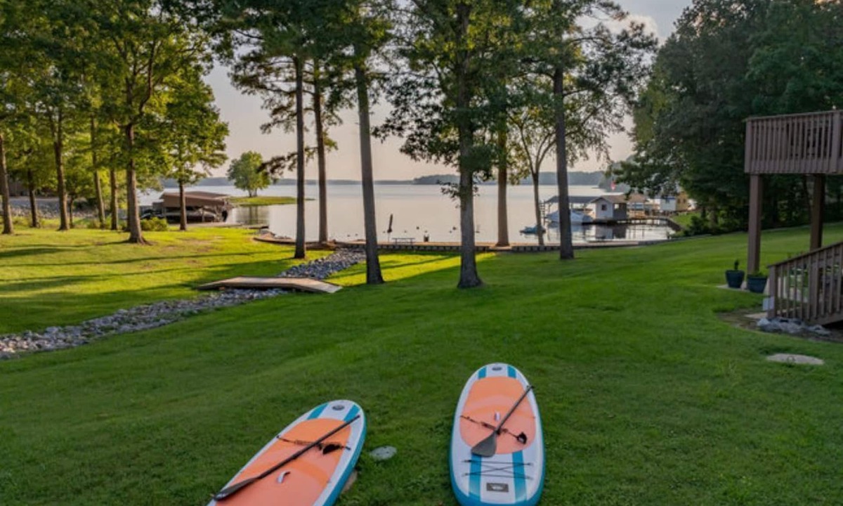 Henrico House | Lake Life is the BEST Life! Main Lake with Beach!