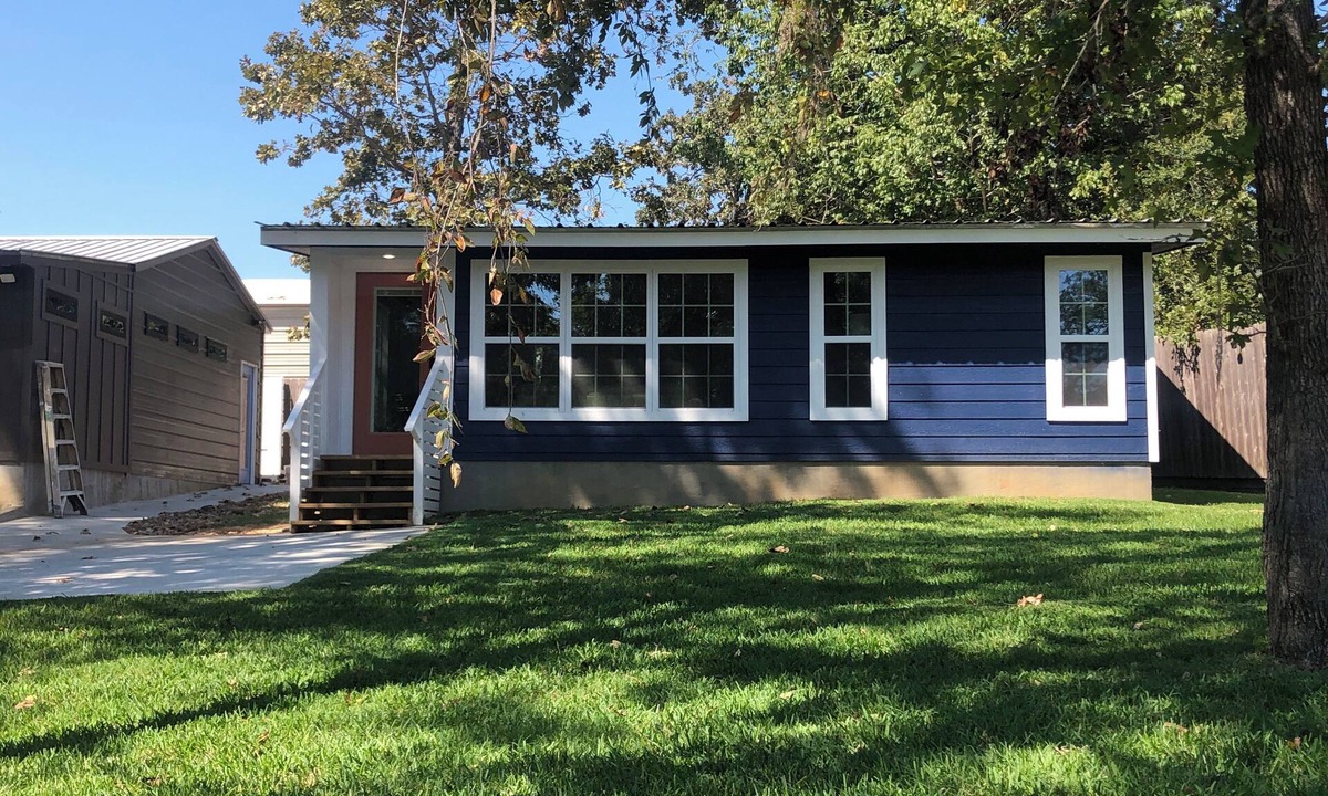 Pointblank House | Lake Livingston