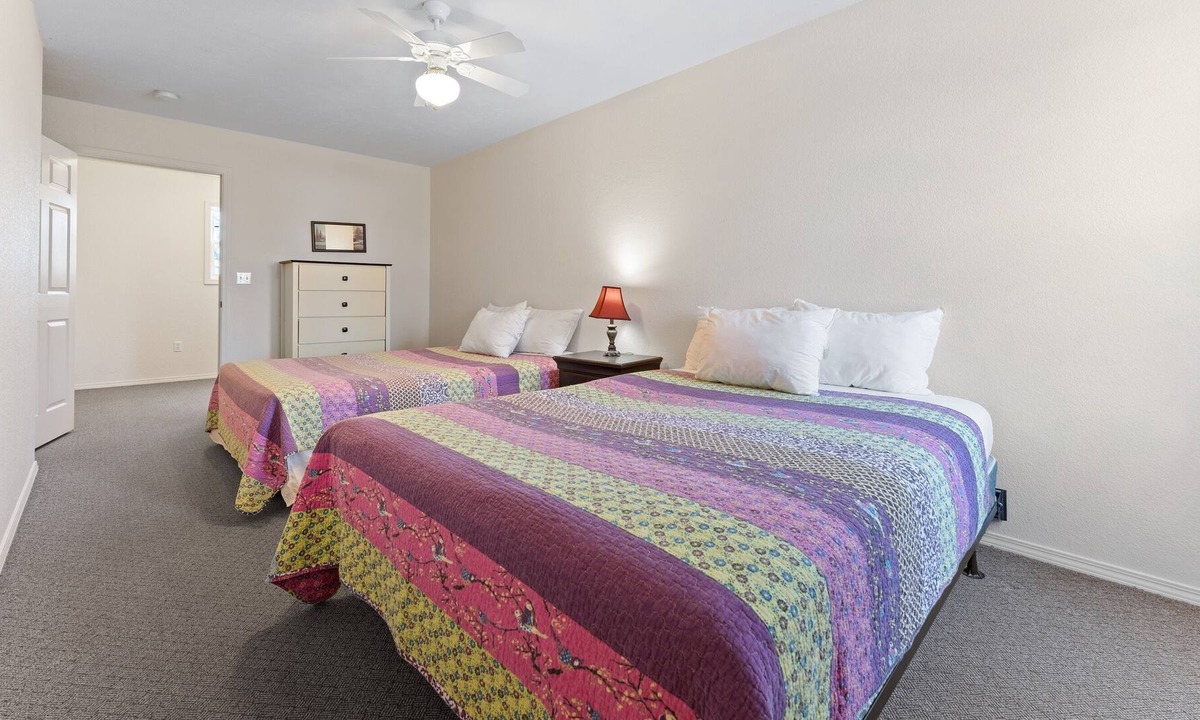 Indian Point House | Lake Lodge D - Resort Next to Silver Dollar City!