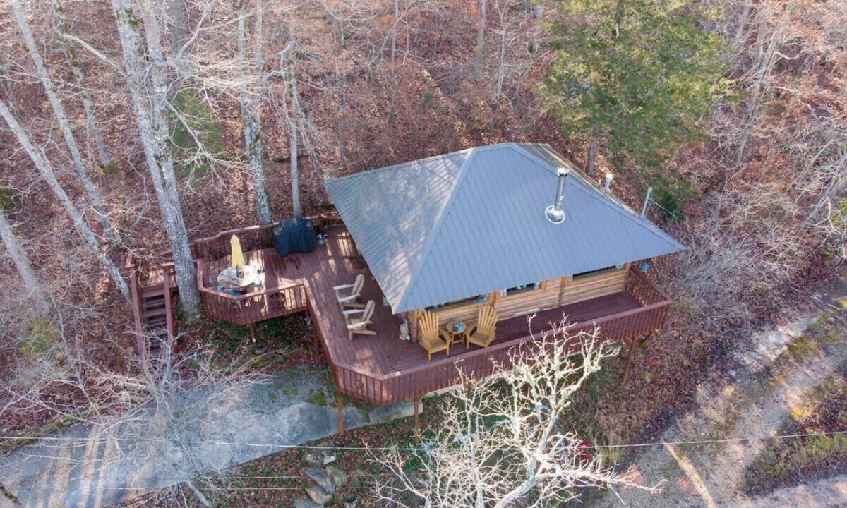 Eureka Springs Cabin | Lake Lucerne Cabin # 8 Wifi+Parking+Deck Coyote's Rest