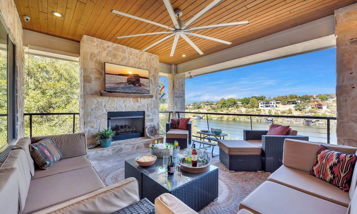 Marble Falls House | Lake Marble Falls on The Rocks | Concierge Service