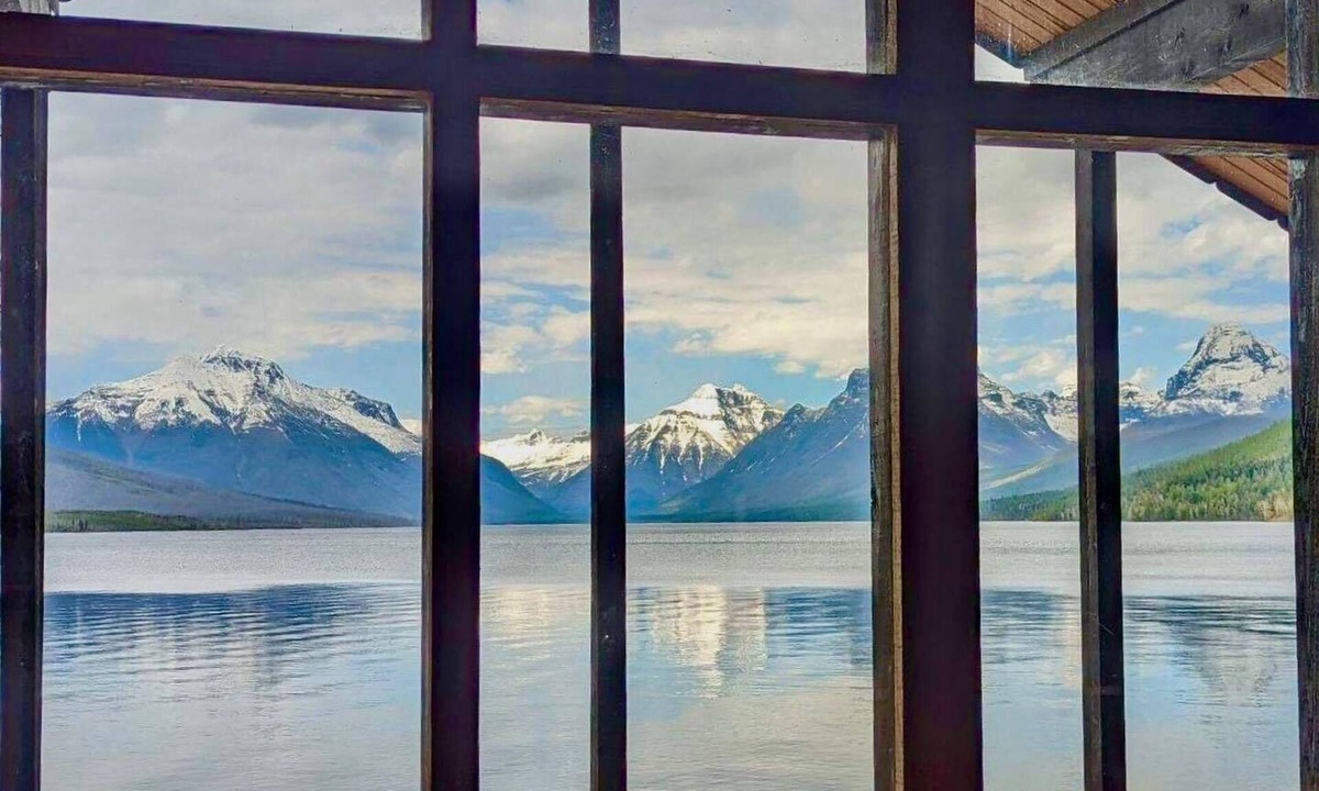Agpar Cabin | Lake McDonald Cabin Inside Glacier National Park