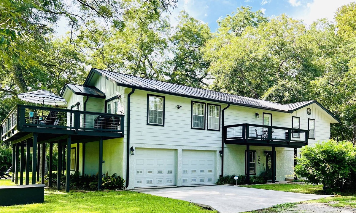 McQueeney House | Lake McQueeney family friendly home and great entertainment space