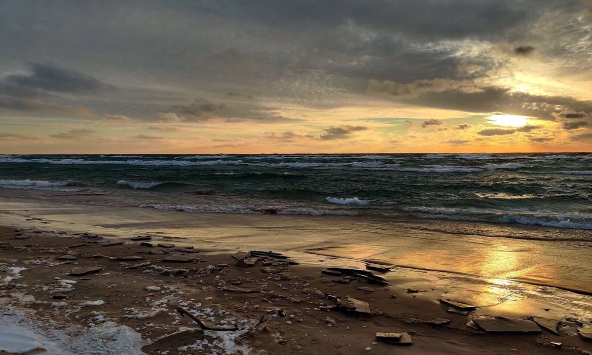 Shelby Cabin | Lake MI Escape - Beauty, Peace & Tranquility Awaits