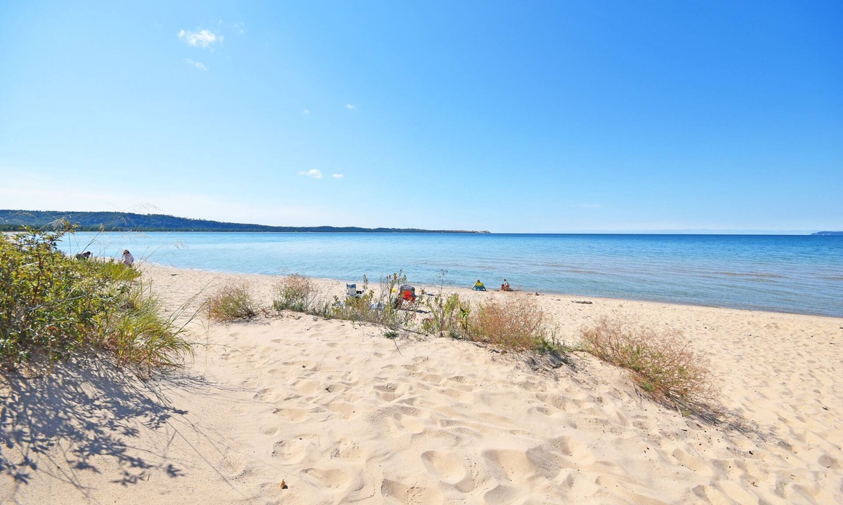 Maple City Condo | Lake Michigan beachfront. 2bed/2bath. Updated 2017!