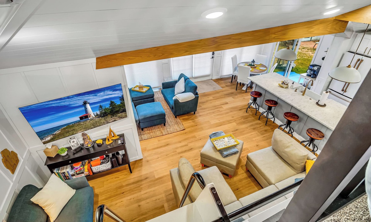Montague Cottage | Lake Michigan Family Retreat | Sleeps 8 | Loft