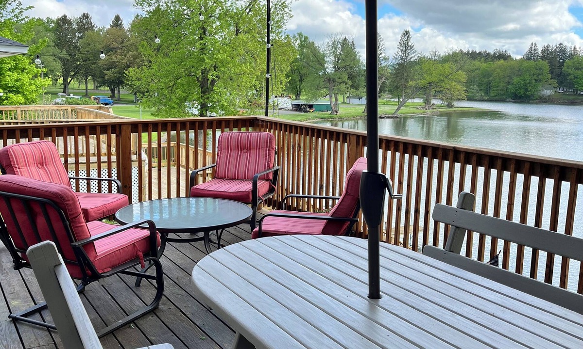 Hamilton House | Lake moraine 4 bedroom home by Colgate University