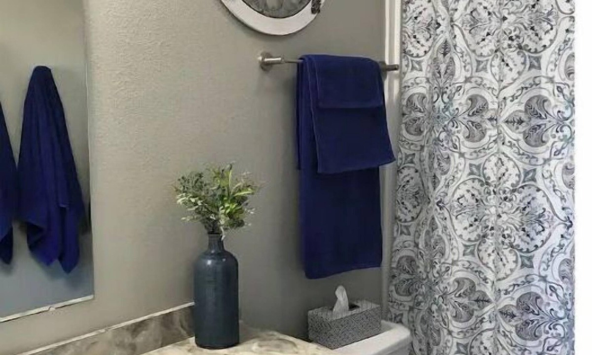 Pine Haven House | Lake & Mountain View Guesthouse