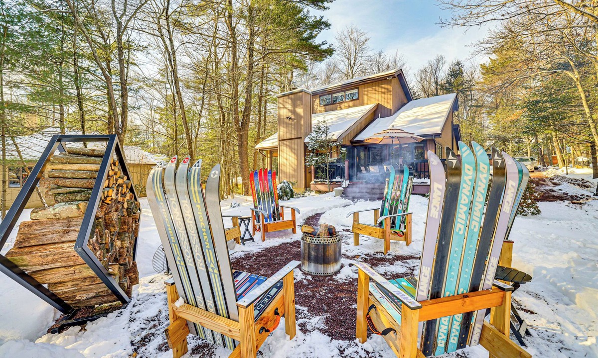 Pocono Pines House | Lake Naomi Luxury Home w/Stream Pool & Fire Pit