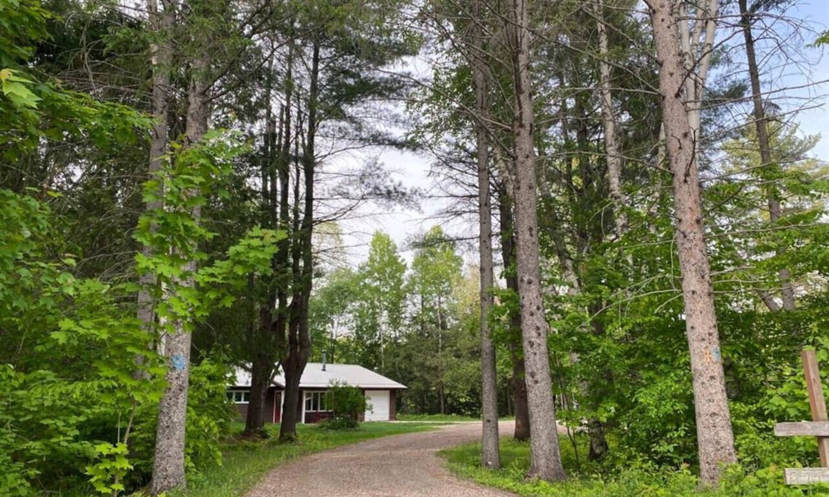Nipissing Cottage | Lake Nipissing Escape | Kayaks Dock Nature Views