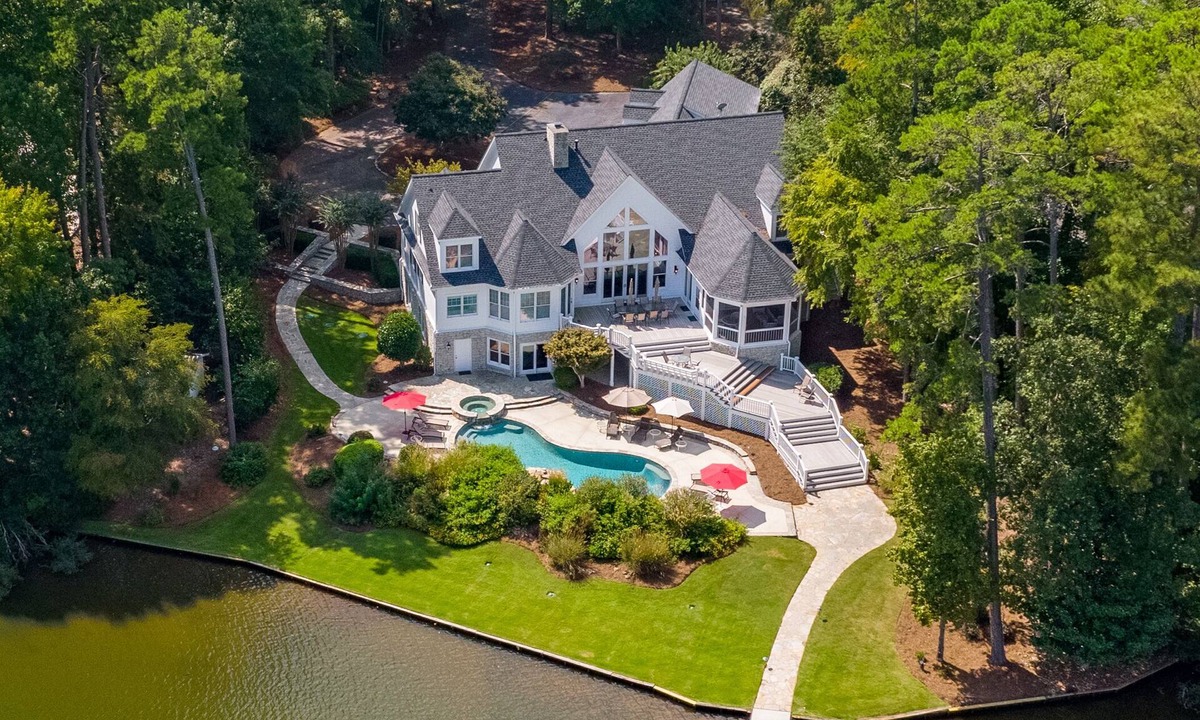 Greensboro House | Lake Oconee Waterfront Home with pool & private dock