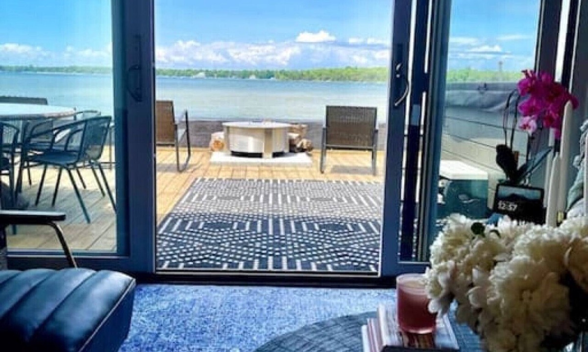 Henderson House | Lake Ontario Cottage with views and hot tub