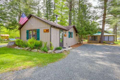 Speculator House | Lake Pleasant Cabin on 3 Acres w/Private Beach!