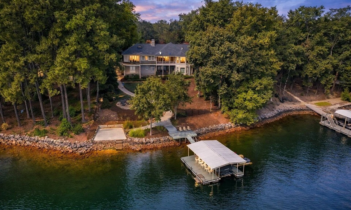 Seneca House | Lake Point Haven with Dock
