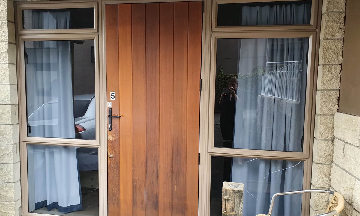 Hamilton Lake Hotel | Lake Point Motel