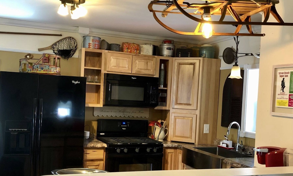 Verona Beach Apartment | Lake property