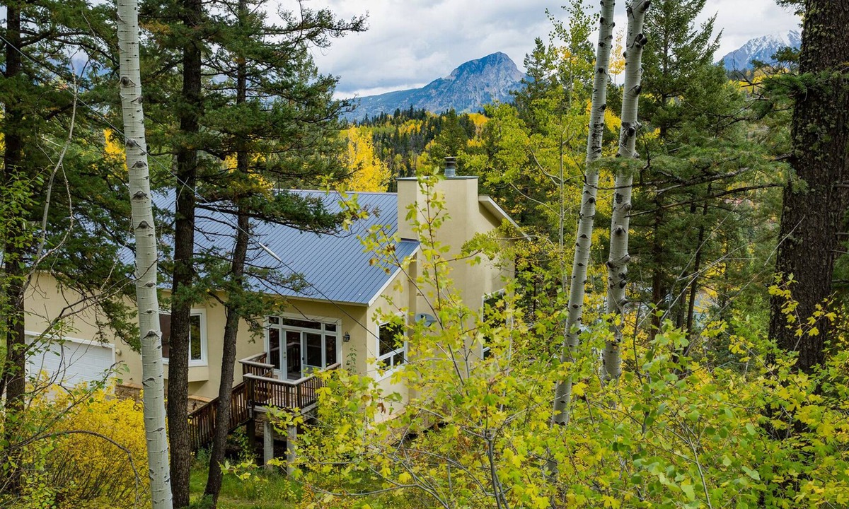 Columbine Lake House | Lake Purgatory Hot Tub Pool Table Awesome Lake Views Pet Friendly Great Location