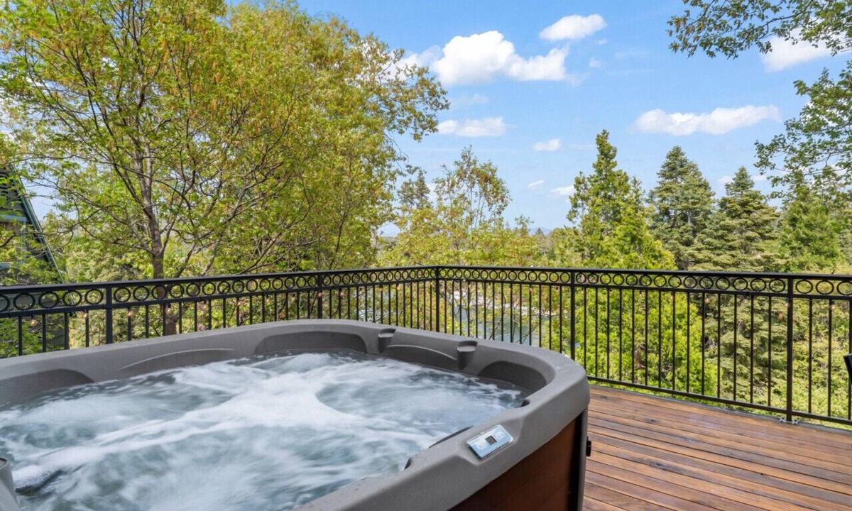 Cedar Glen House | Lake Reflection Point-Upscale Lake View House! 4 Bed/4.5 Bath! Air Conditioning!