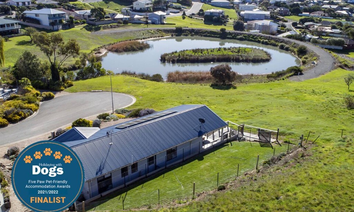 Encounter Bay House | Lake & Reserve Front Bird Haven - 3BR