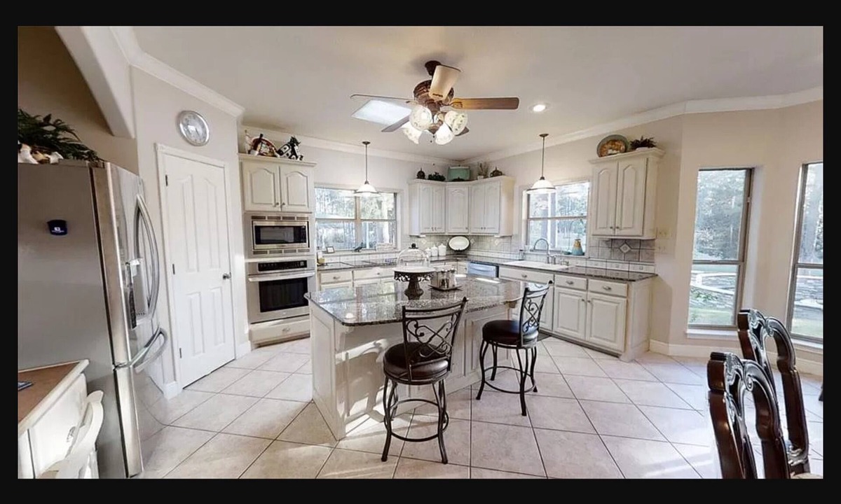 Brookeland House | Lake Sam Rayburn minutes from Boat Launch.