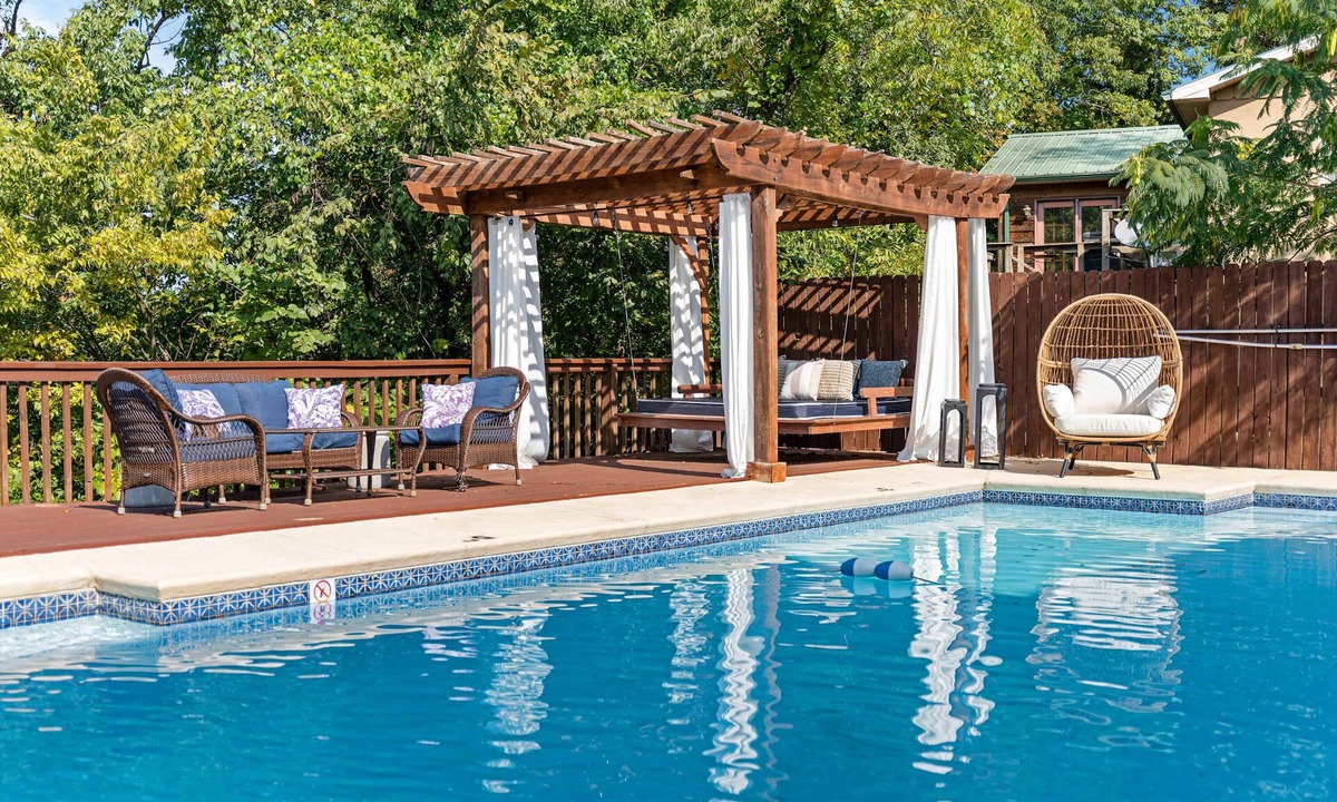 Branson House | Lake Shore Landing – For 20!
