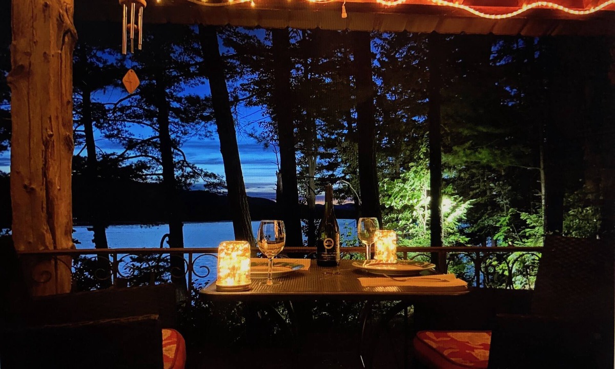 Bridport Cottage | Lake Side Love Nest