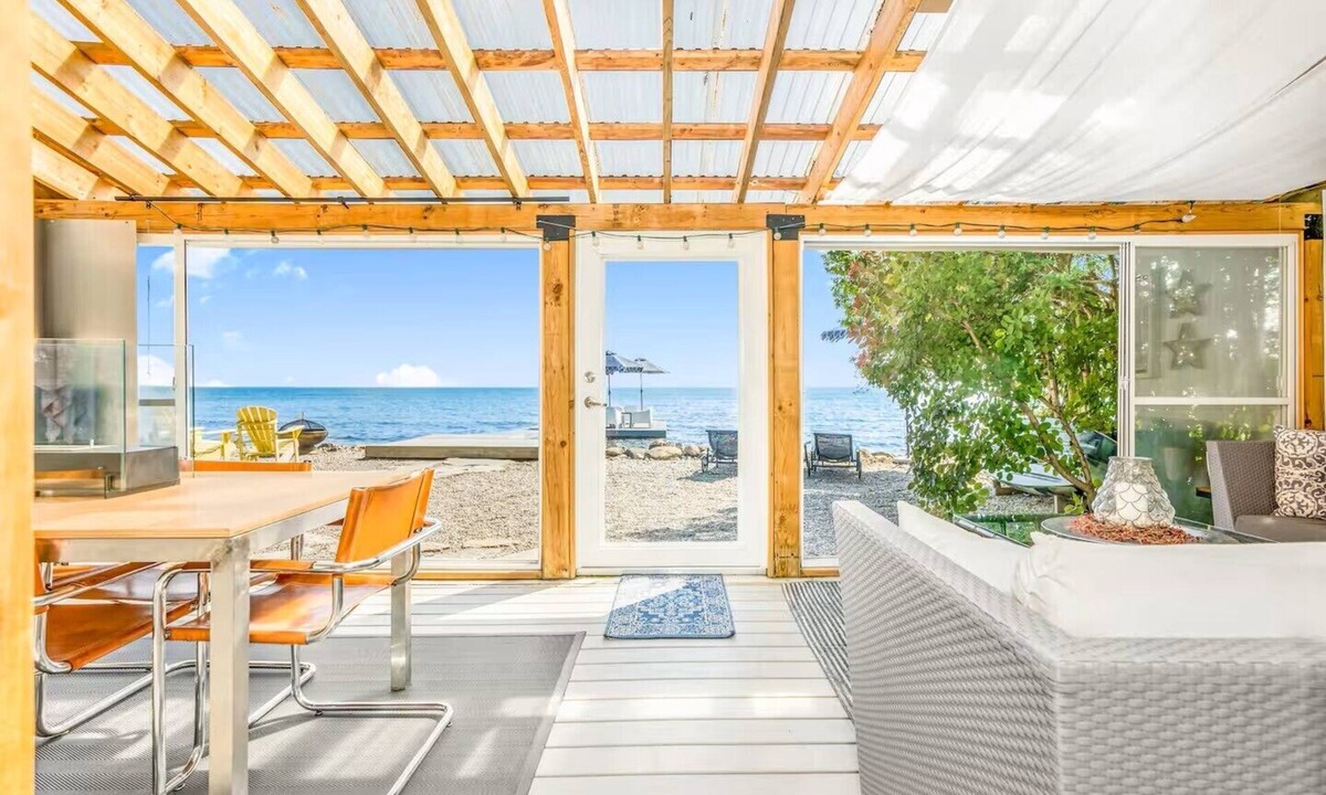 Ramara Cottage | Lake Simcoe Luxury Cottage | Sauna + Hot Tub