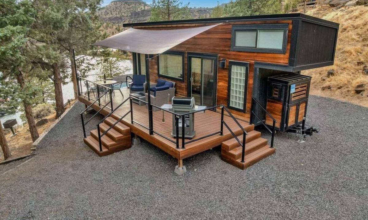 Madras House | Lake Simtustus Resort Juniper Hill Tiny Home #10 - Hot Tub