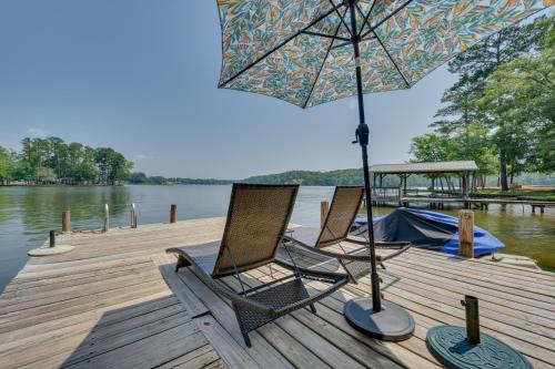 Eatonton House | Lake Sinclair 'Crooked Creek Cottage' w/Fire Pit!