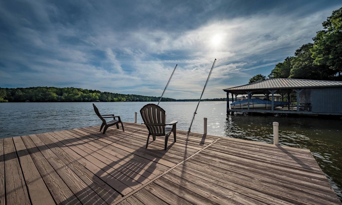 Eatonton House | Lake Sinclair Home: Waterfront, Dock & Fire Pit!