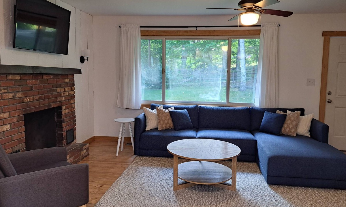 Sunapee House | Lake Sunapee Hilltop House