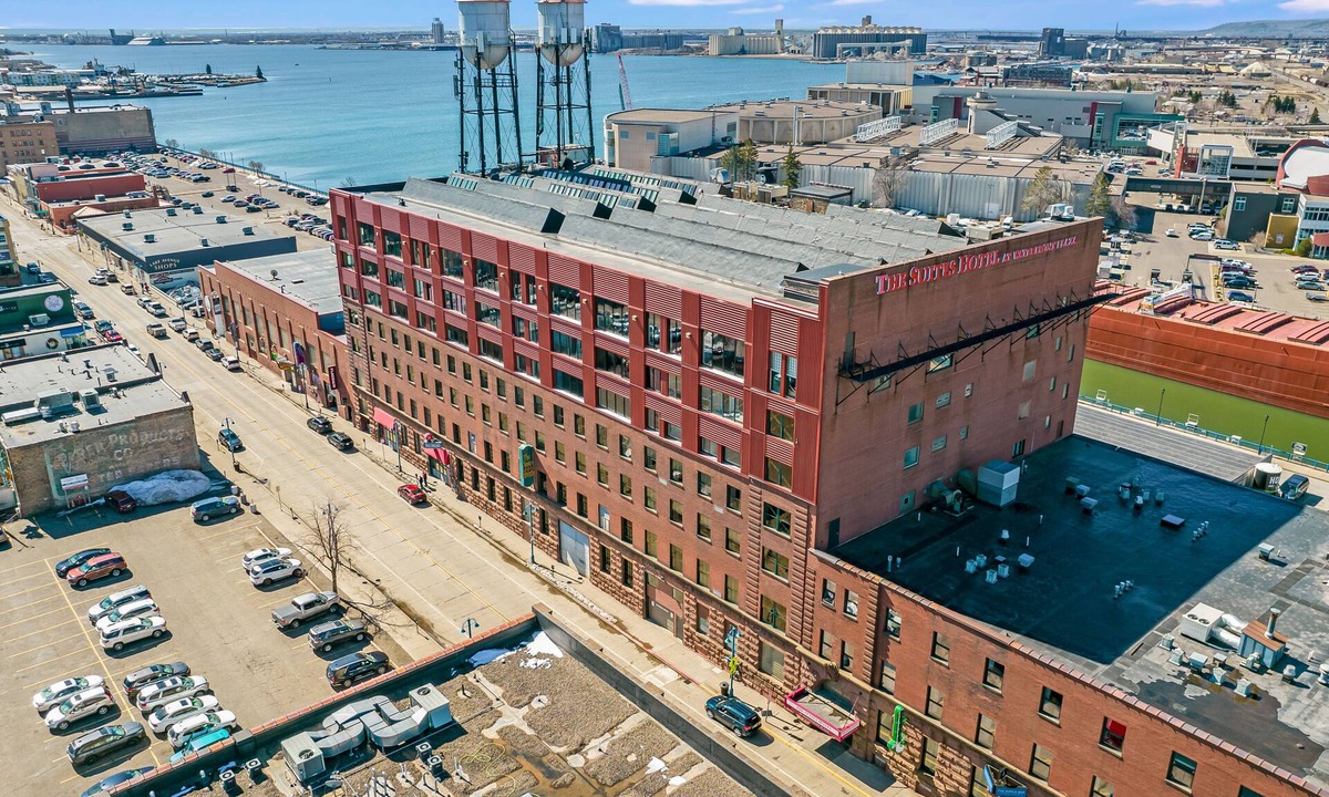Canal Park Apartment | Lake Superior Loft - Sleeps 10, Heart of Canal Park, Lake Superior View