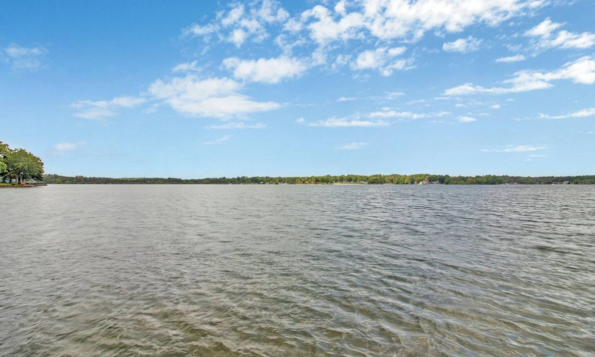 Lake Tansi Condo | Lake Tansi Cabin – 2BR, Sleeps 8, Full Kitchen & Cozy Living Room!
