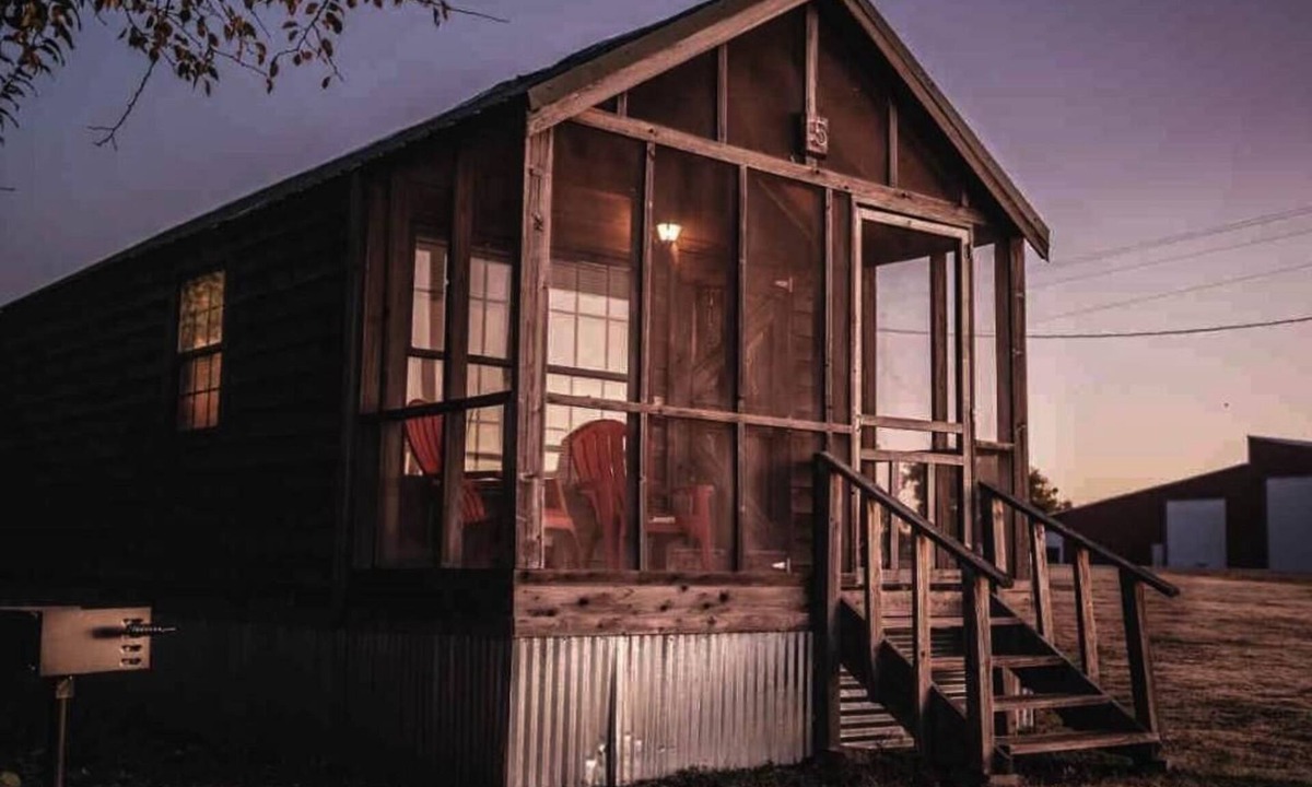 Mead Cabin | Lake Texoma Cedar Cabin - Uncle Sams Cabin
