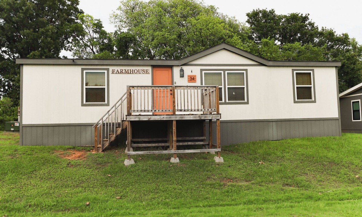 Mead House | Lake Texoma Vacation Home The Farm House