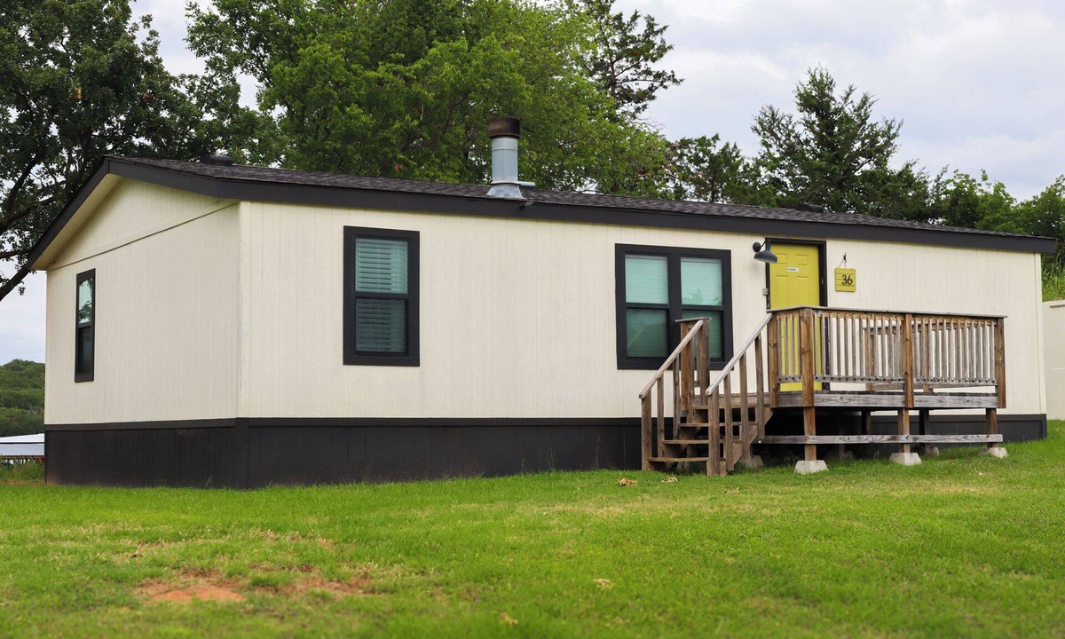 Mead House | Lake Texoma Vacation HomeThe White House