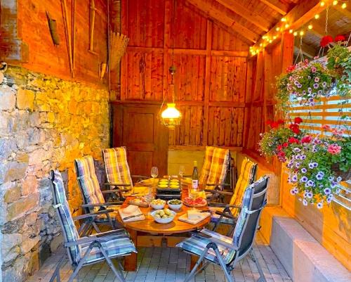 Darligen Apartment | Lake Thun Alps Scenic Views and Concierge by SwissHut