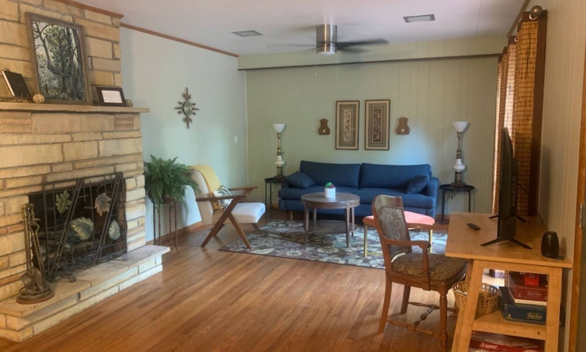 Cherokee Village House | Lake Thunderbird View - Signal Tree Cottage