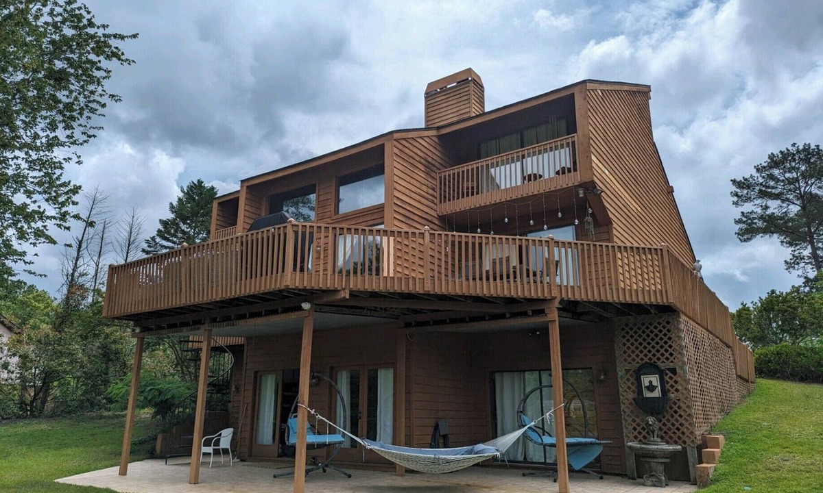 Macon House | Lake Tobo House