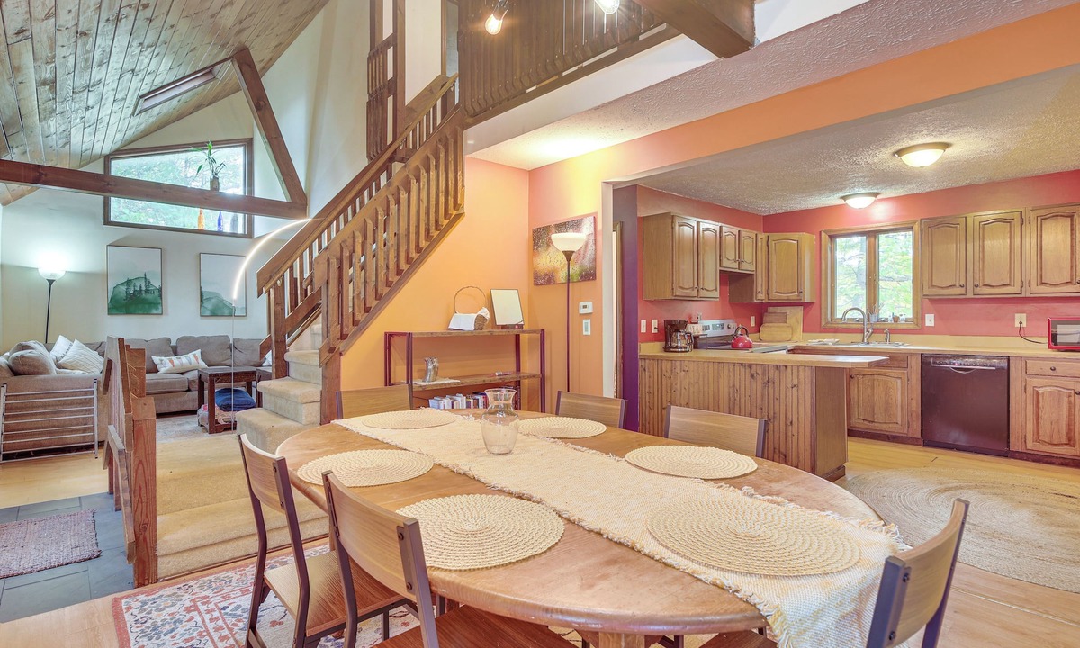 Fairfax House | Lake & Trail Access On-Site! Fairfax Hideaway
