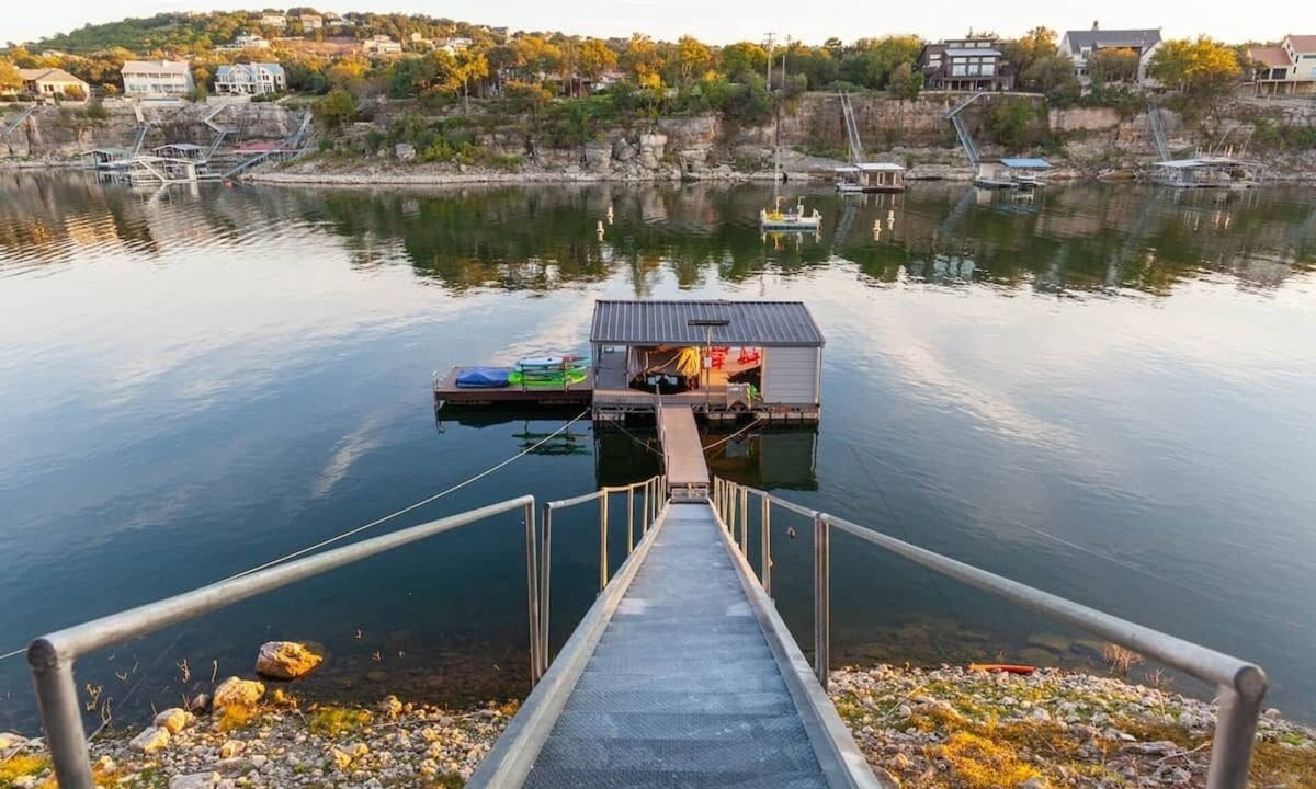 Briarcliff House | Lake Travis Birdhouse | Private Dock+Spa