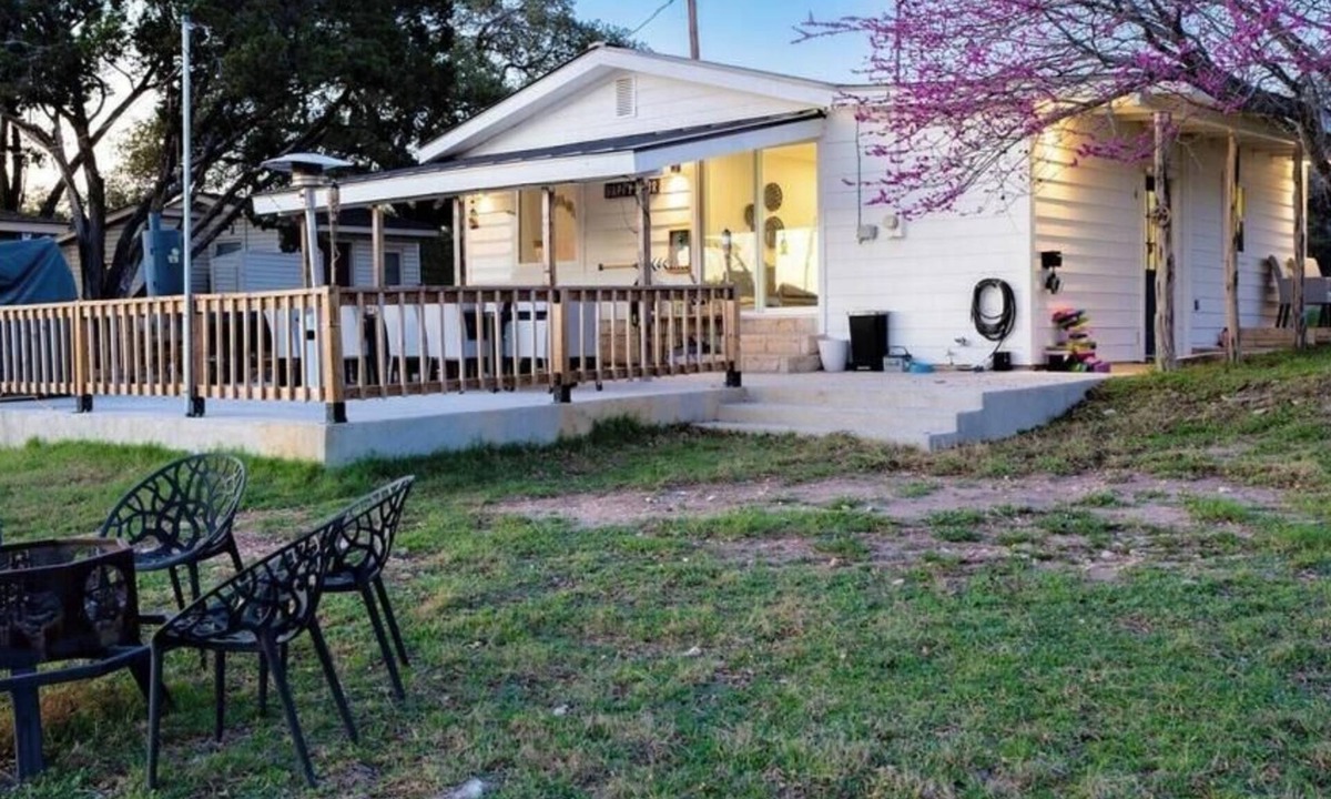 Oatmeal Cottage | Lake Travis Cabin |Dock + Wine Trail Retreat