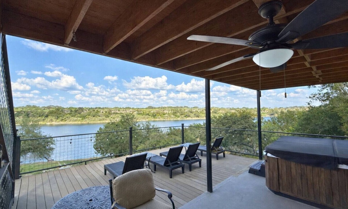 Spicewood House | Lake Travis Family Home With Hot Tub & Dock