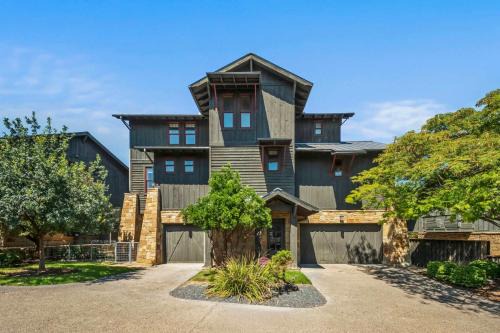 Spicewood Villa | Lake Travis Views - 5BR - BBQ - Pickleball