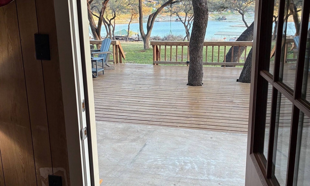Spicewood House | Lake Travis waterfront escape that sleeps 16