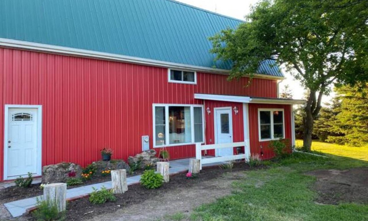 Fancher House | Lake View 3 Bedroom Barn